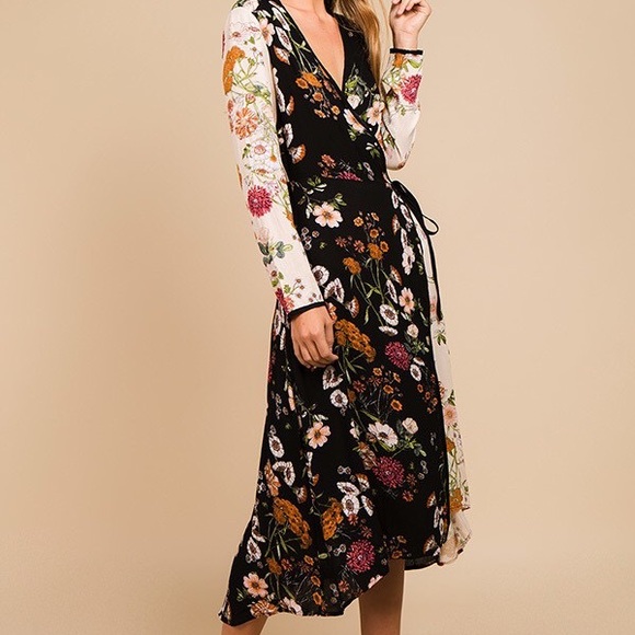 🆕Floral Midi Dress - Picture 2 of 5